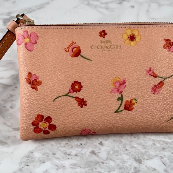 Coach Handbags - Coach Corner Zip Wristlet